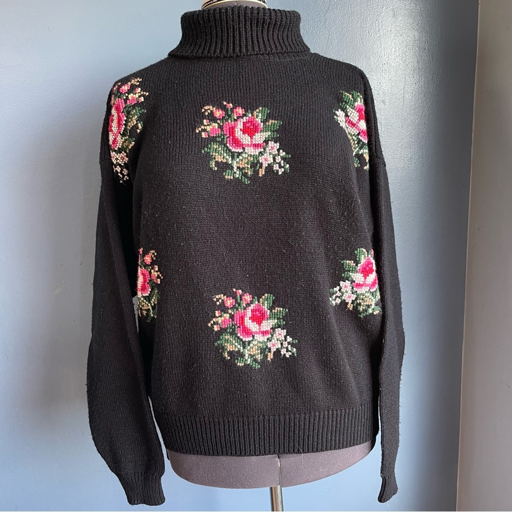 Floral Turtleneck Black Sweater Size Large 100% Acrylic
